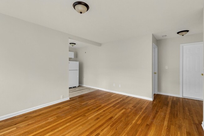 60 W Madison Ave