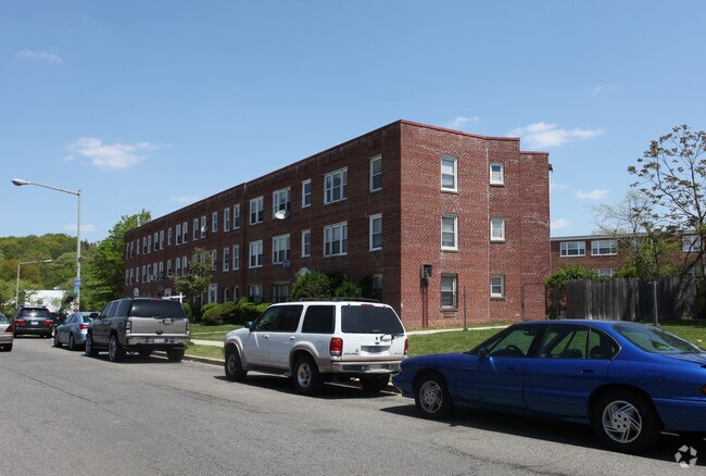 1101 - 1113 19th St NE