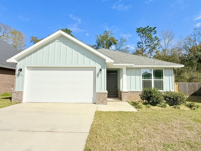 Building Photo - Modern 2-Bedroom Home