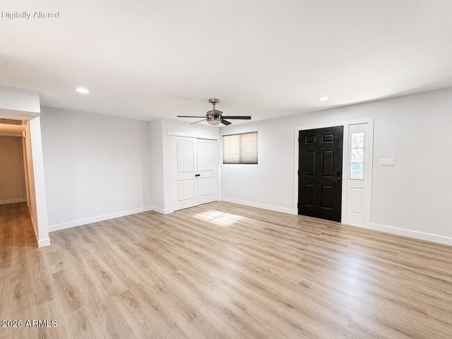 Photo - 2355 E Alameda Dr