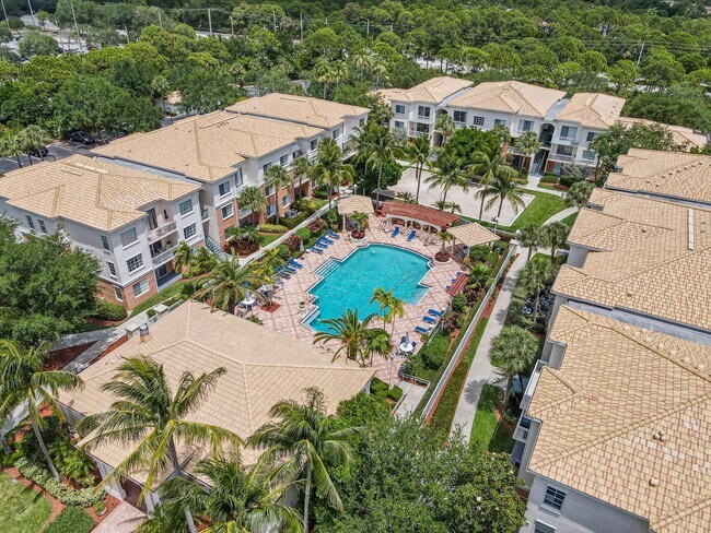 Photo - 2310 Myrtlewood Cir E