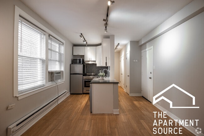Building Photo - 511 W Belmont Ave Rental
