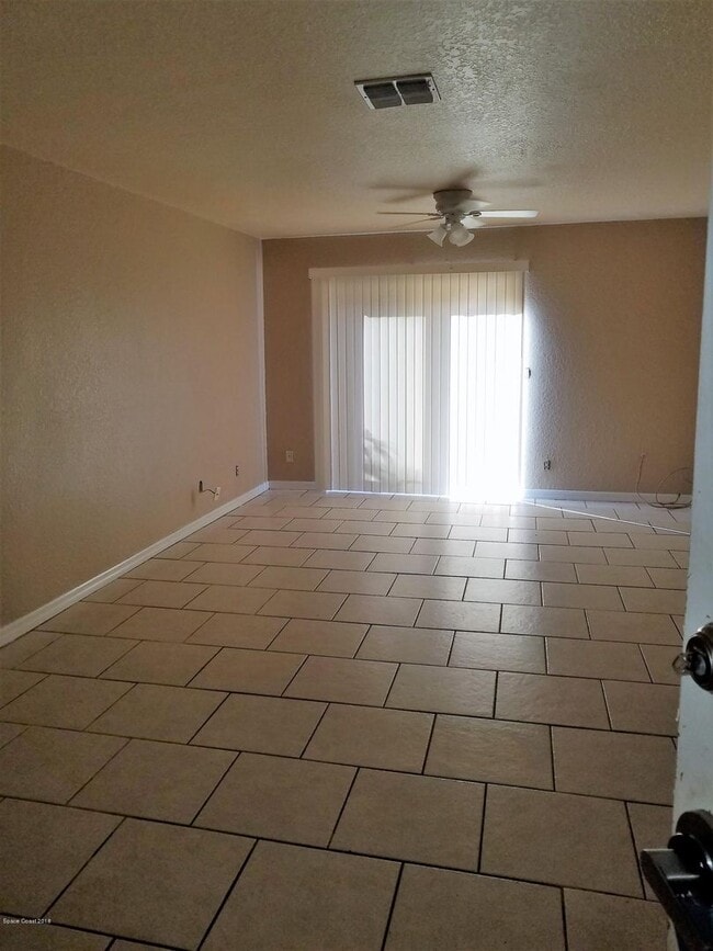 Photo - 220 Columbia Dr