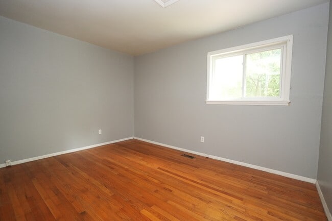 Photo - 2912 Cedarhurst Dr