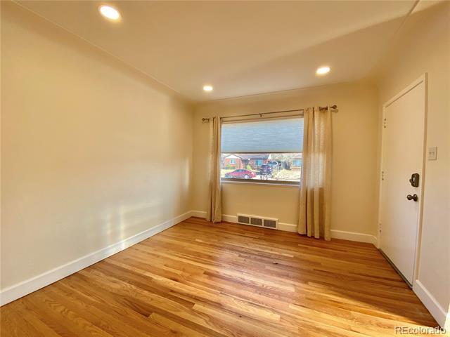 Photo - 3015 Pontiac St