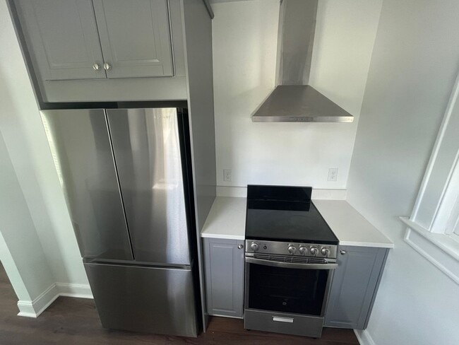 Photo - Earlewood Park - Convenient to Downtown and Interstates Unit 810 Florence