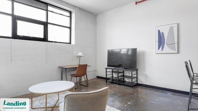 Photo - 700 Everett St Unidad 2022.1404941