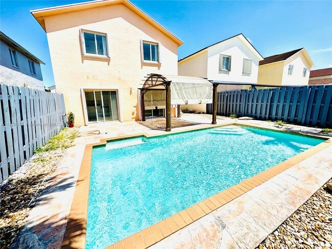 Photo - 16148 SW 138th Pl