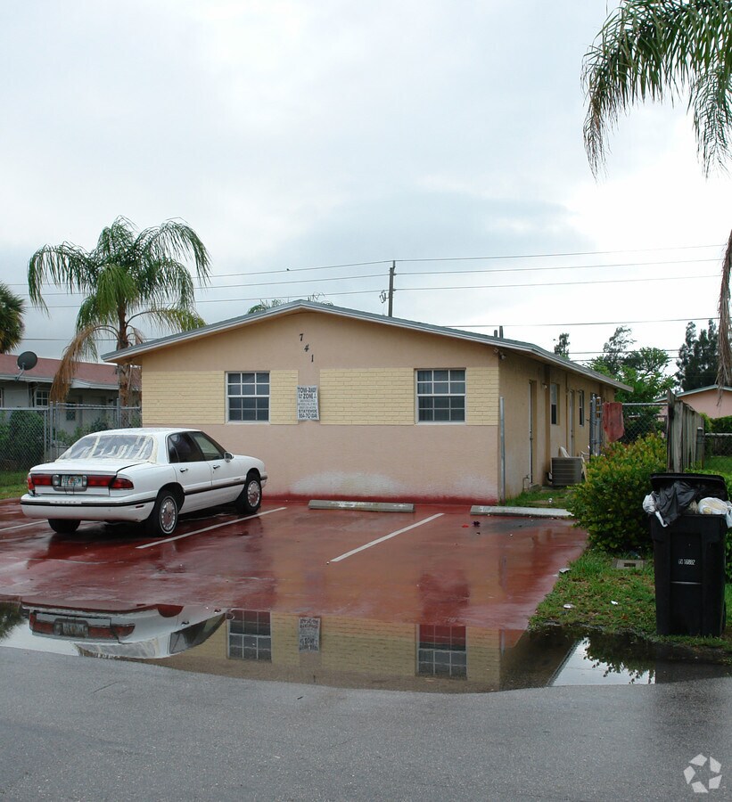 Photo - 741 NW 3rd Ave