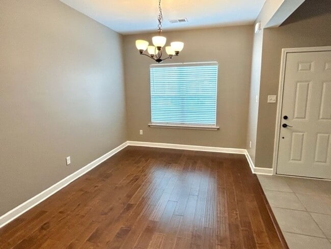 Photo - MaywoodDrive8136 Unit 1