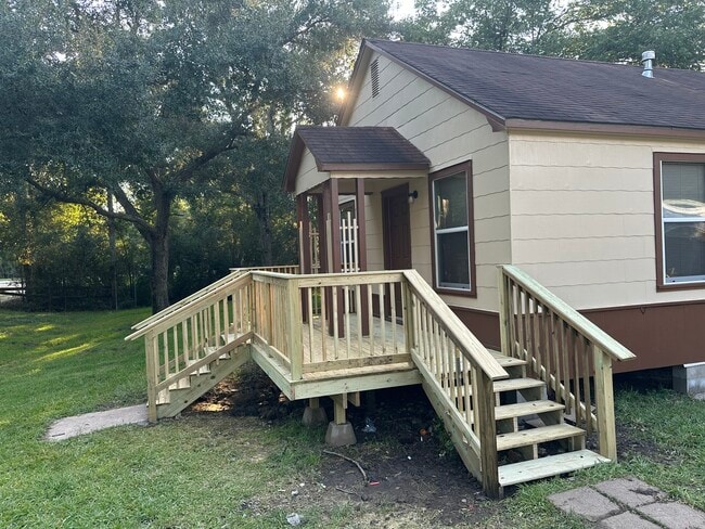 Photo - 521 County Road 192