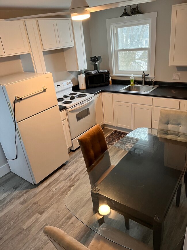 42 Vernon St Unit 1 BR 1 BA Spacious Rental