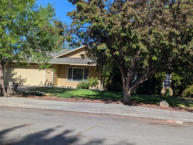 Photo - 61862 Avonlea Cir