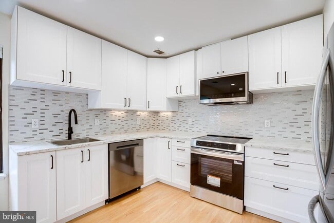 Photo - 1709 Westwind Way