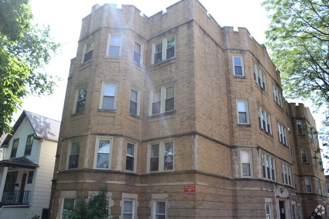 Building Photo - 4055 N Spaulding Ave Unit 3 Rental