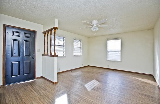 Photo - 726 McClure Ave