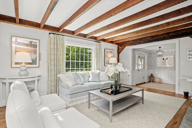 Photo - 141 W Norwalk Rd