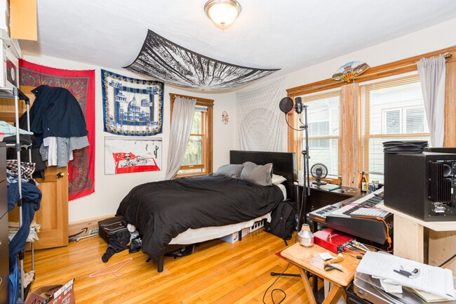 Building Photo - 200 Calumet St Unit T