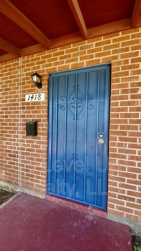 Photo - 1418 N Jones Blvd