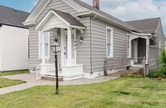 Photo - 1401 E Oak St