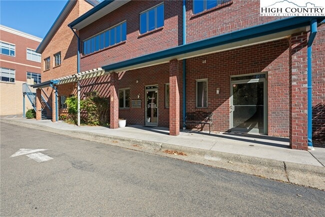 Photo - 610 State Farm Rd