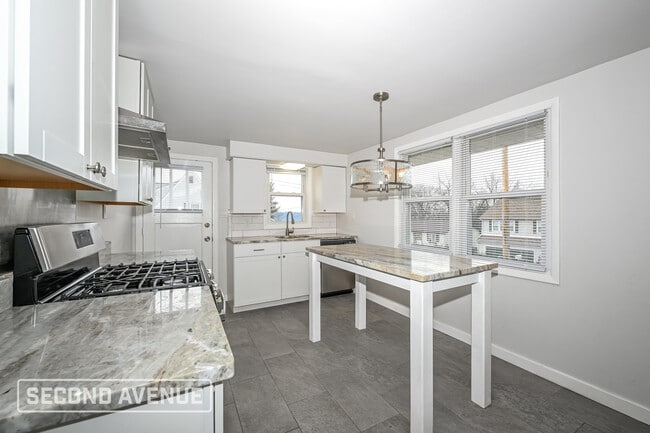 Photo - 1886 Anderson Ave