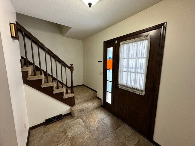 Photo - Huge Chateau Hills SW 4 Bedroom Home