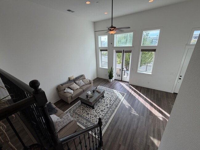 Photo - 3 Bedroom | 2.5 Bathroom | Crocker Village House