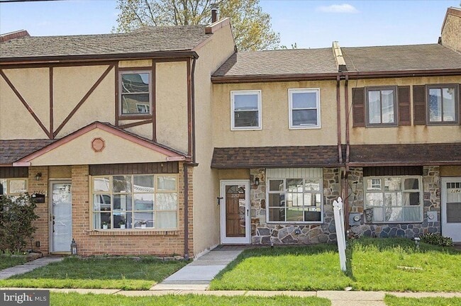 Building Photo - 2282 Suzann Dr