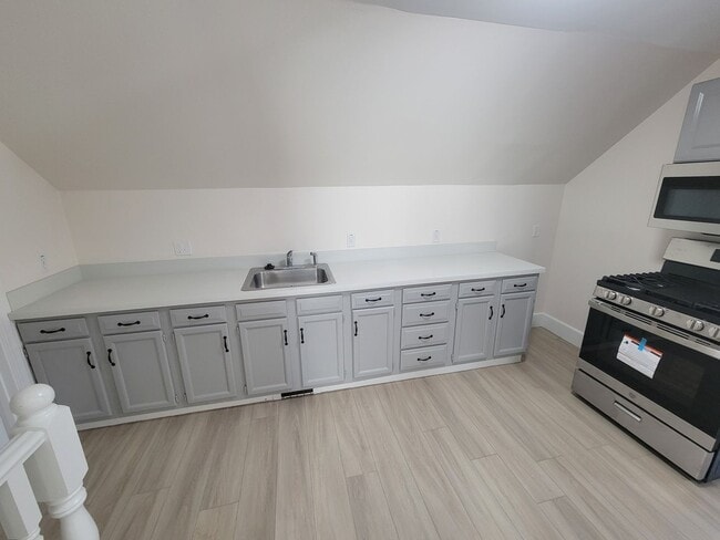 Building Photo - 9 Bartlett St Unit Apt. #3