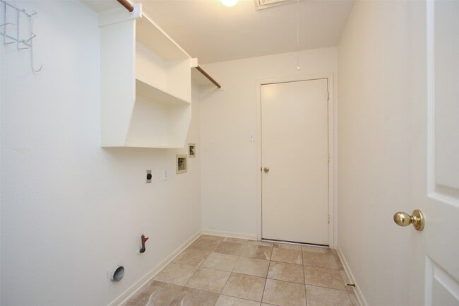 Photo - 9822 Therrell Dr