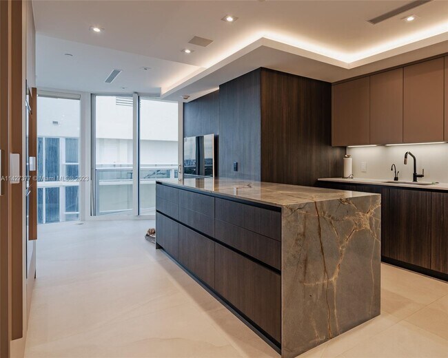 Photo - 19333 Collins Ave Unidad PH 06