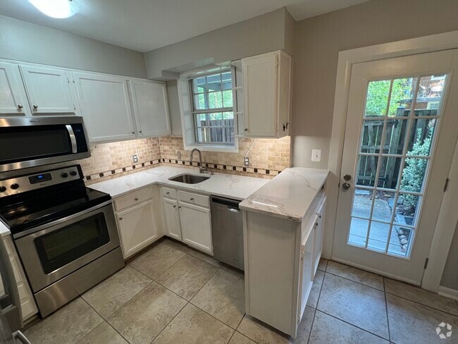 Building Photo - 2507 S Walter Reed Dr Unit A Rental