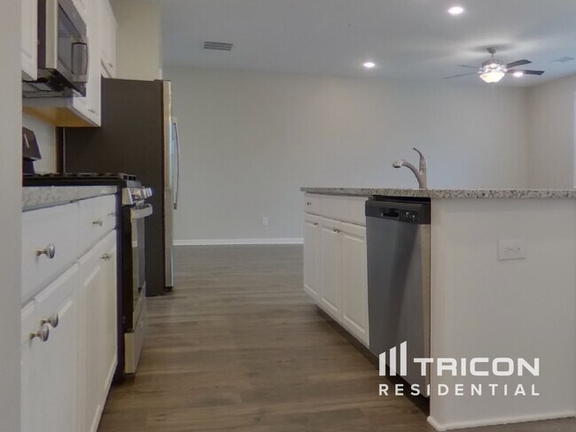 Photo - 179 Chapelcrest Ln