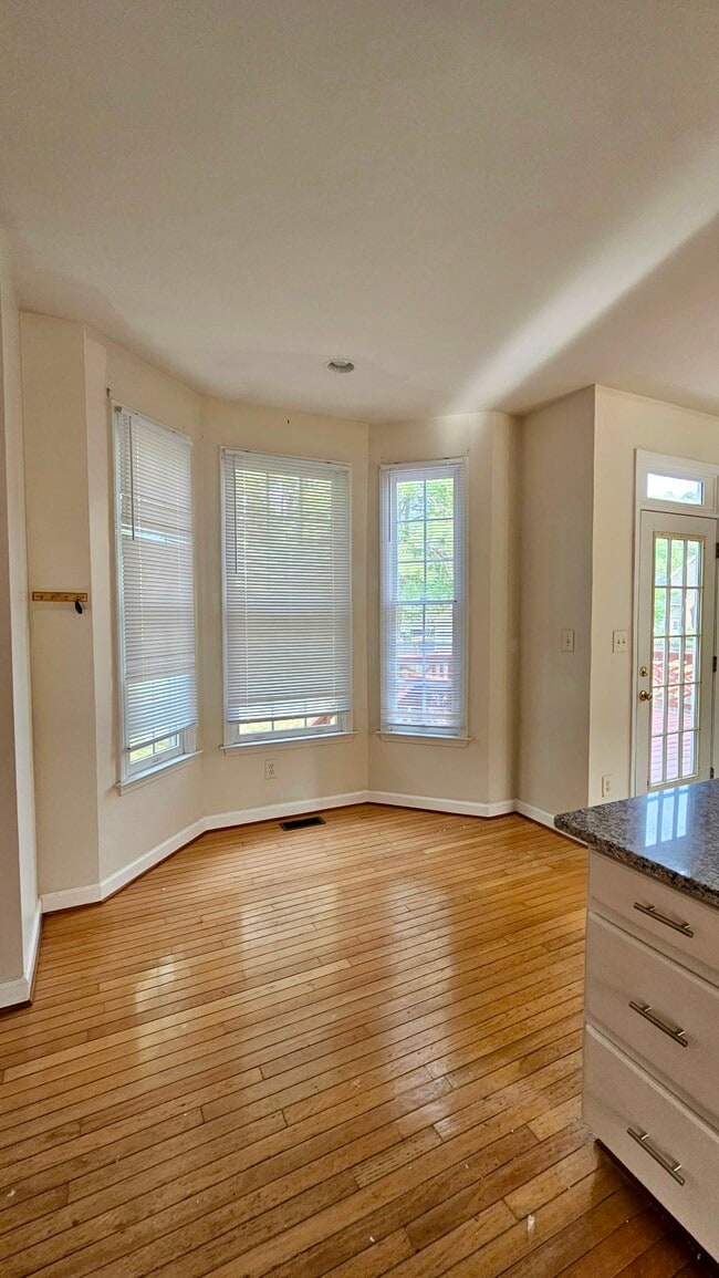 Photo - 7 Woodsage Ln