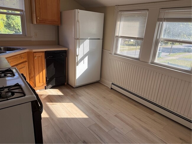 Photo - 1698 Mt Hope Ave