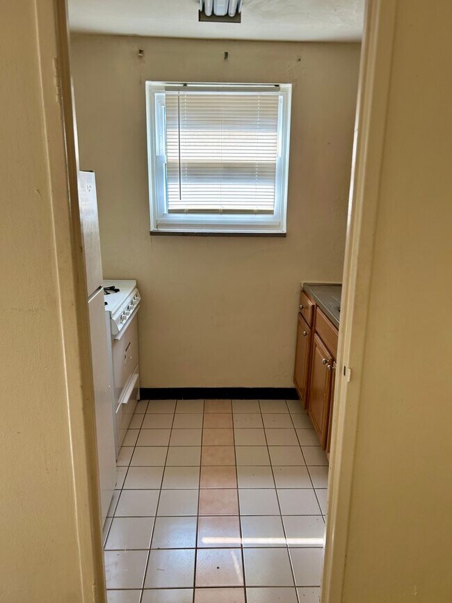Photo - Bright large 1 bedroom in Shadyside Unit A41