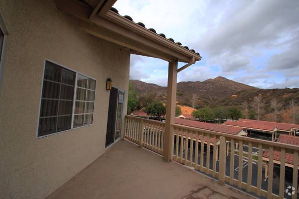 Building Photo - Oak Park Shadow Ridge Condo