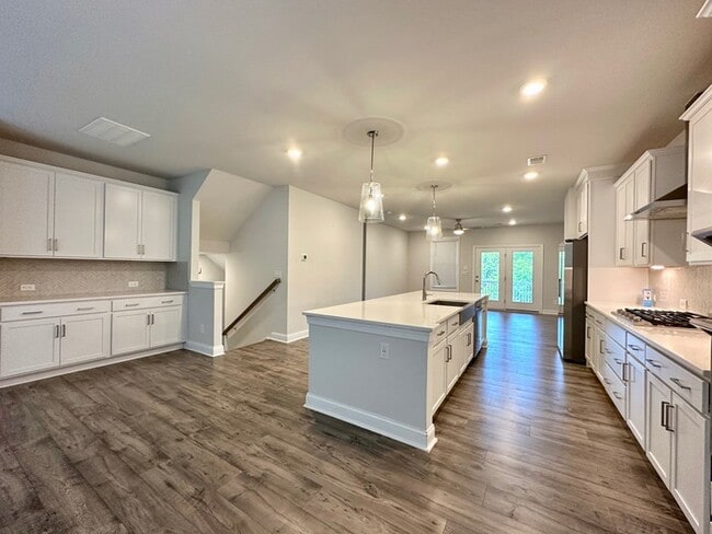 Photo - Beautiful Townhome with 3 bedrooms, three ...