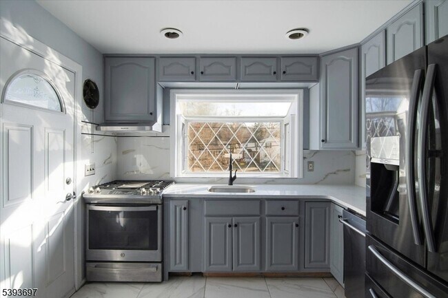 Photo - 301 Riverview Rd