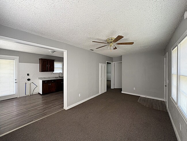Photo - 306 N Ann Blvd