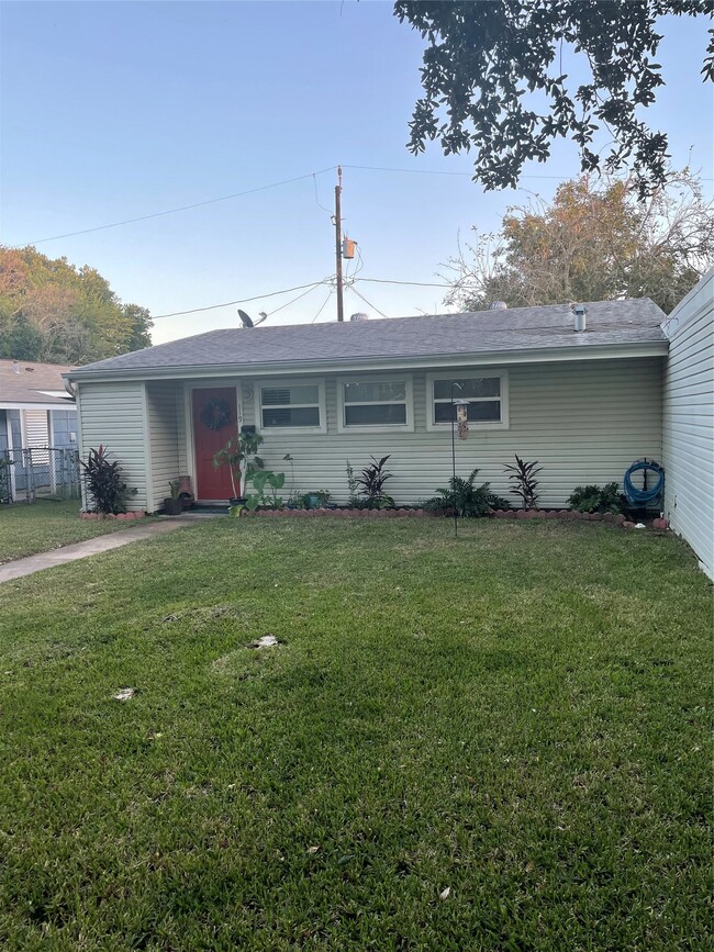 Building Photo - 119 Albacore Ave