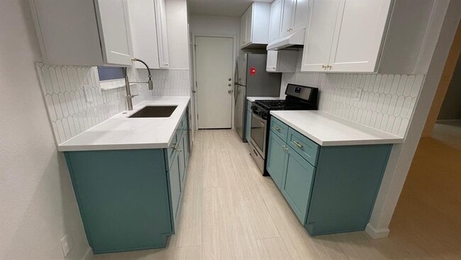 Photo - 12600 Rampart St