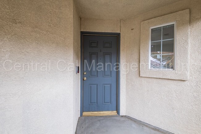 Photo - 3 Bedroom/2 Bath Home in San Lauren - $2150 per month!