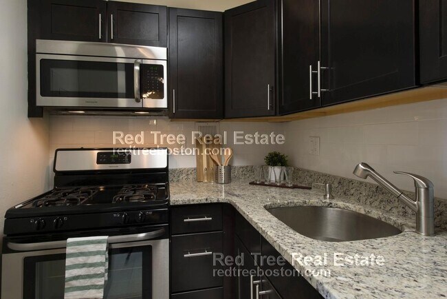 175 Freeman St Unit 416