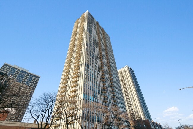 Building Photo - 1660 N La Salle Dr Unit 1403