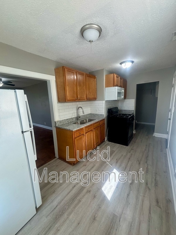 Photo - 615 Dresden Ave