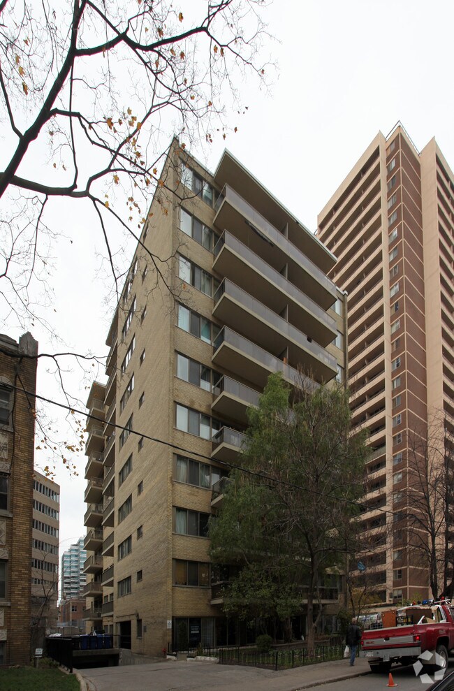 Primary Photo - 48 Isabella St Apartments