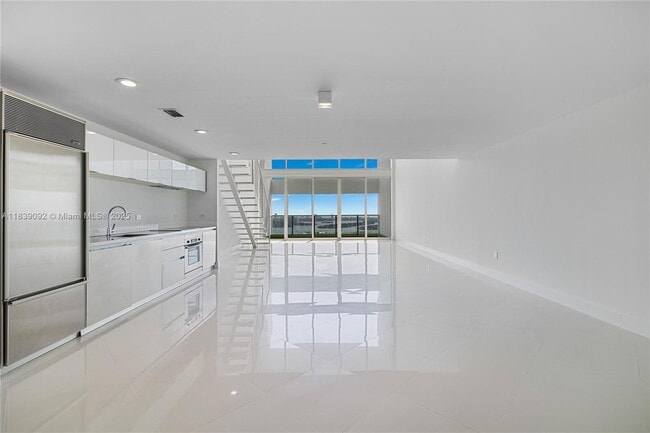 Building Photo - 1040 Biscayne Blvd Unit 4003 Rental