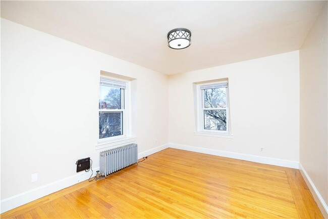 Building Photo - 322 Broadway Unit 3 Rental